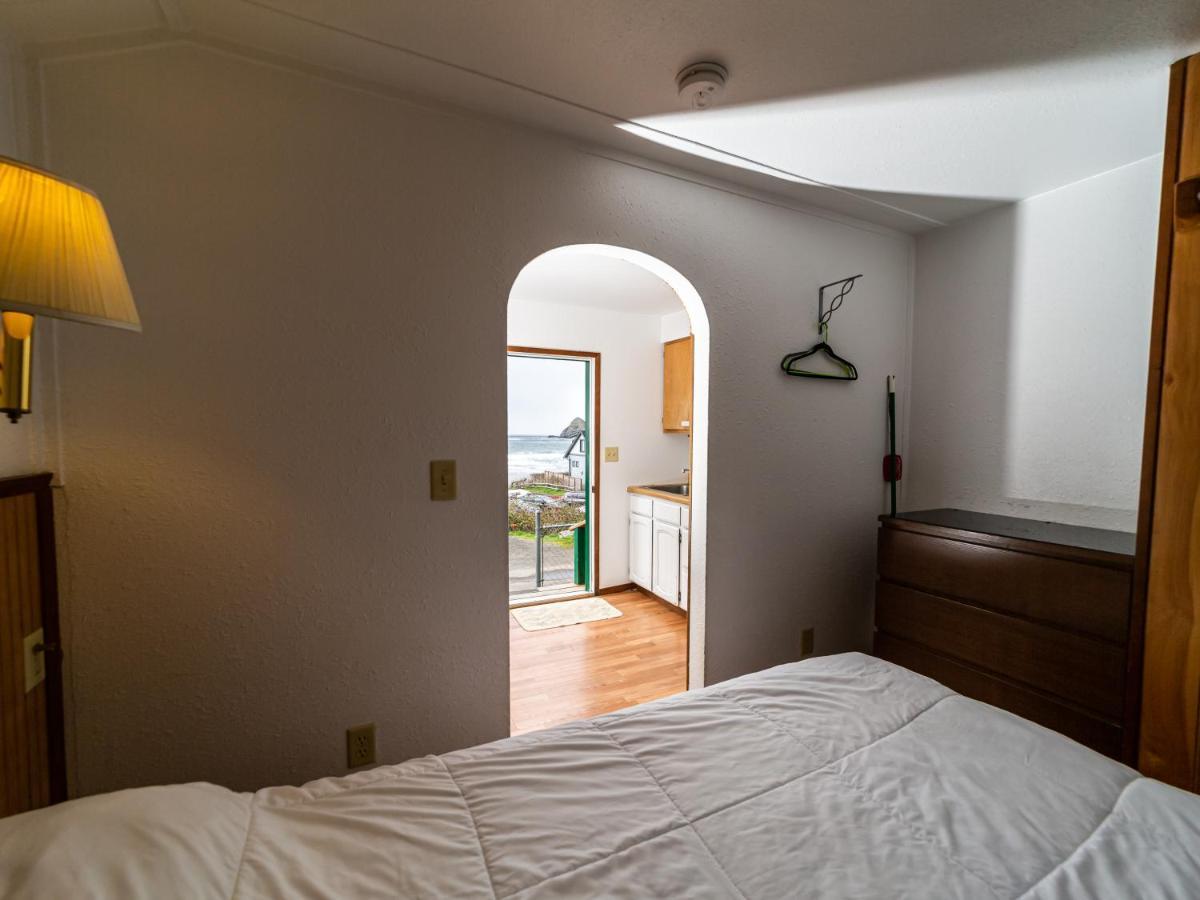 Oceanside Ocean Front Cabins Экстерьер фото