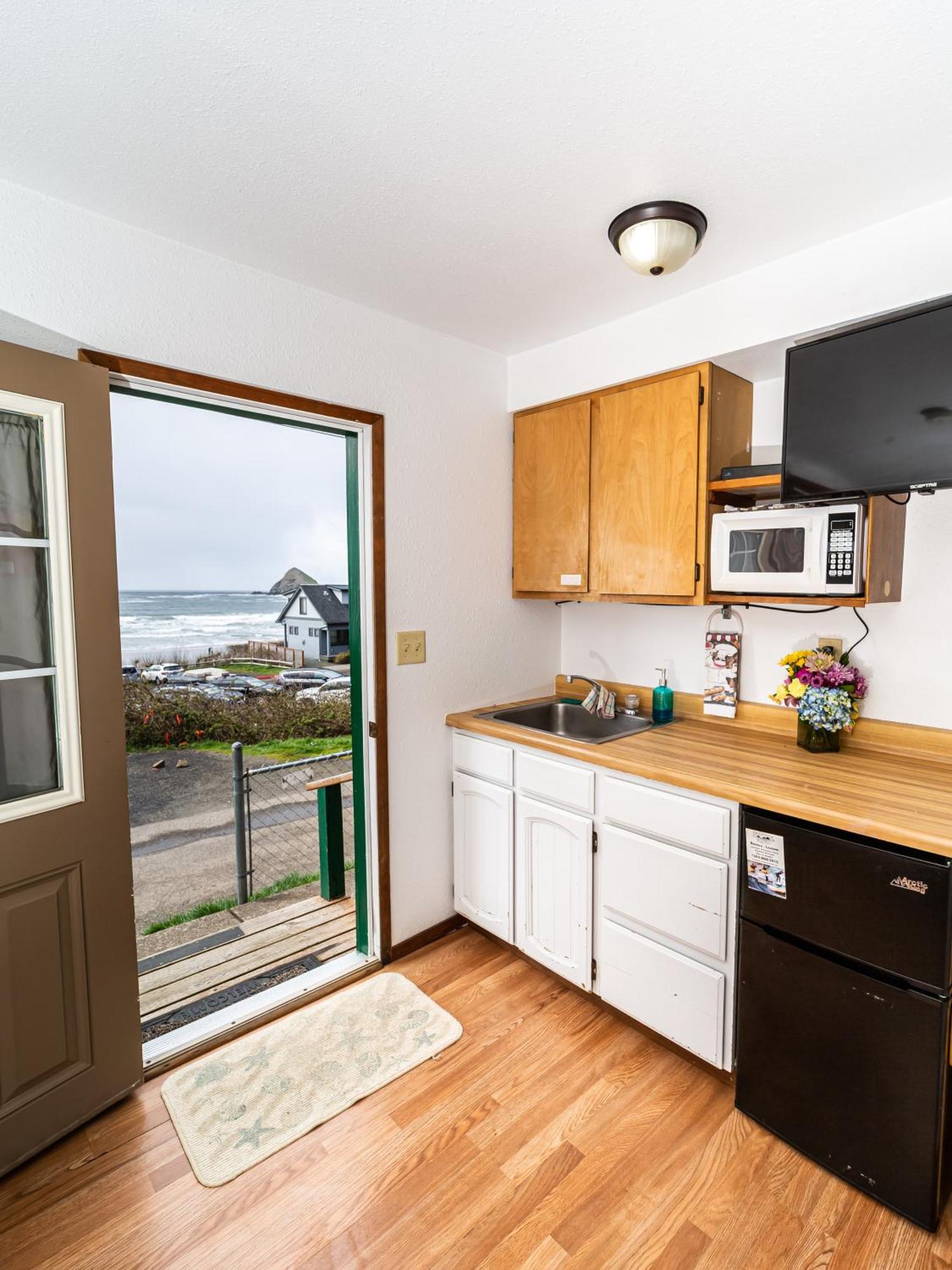 Oceanside Ocean Front Cabins Экстерьер фото